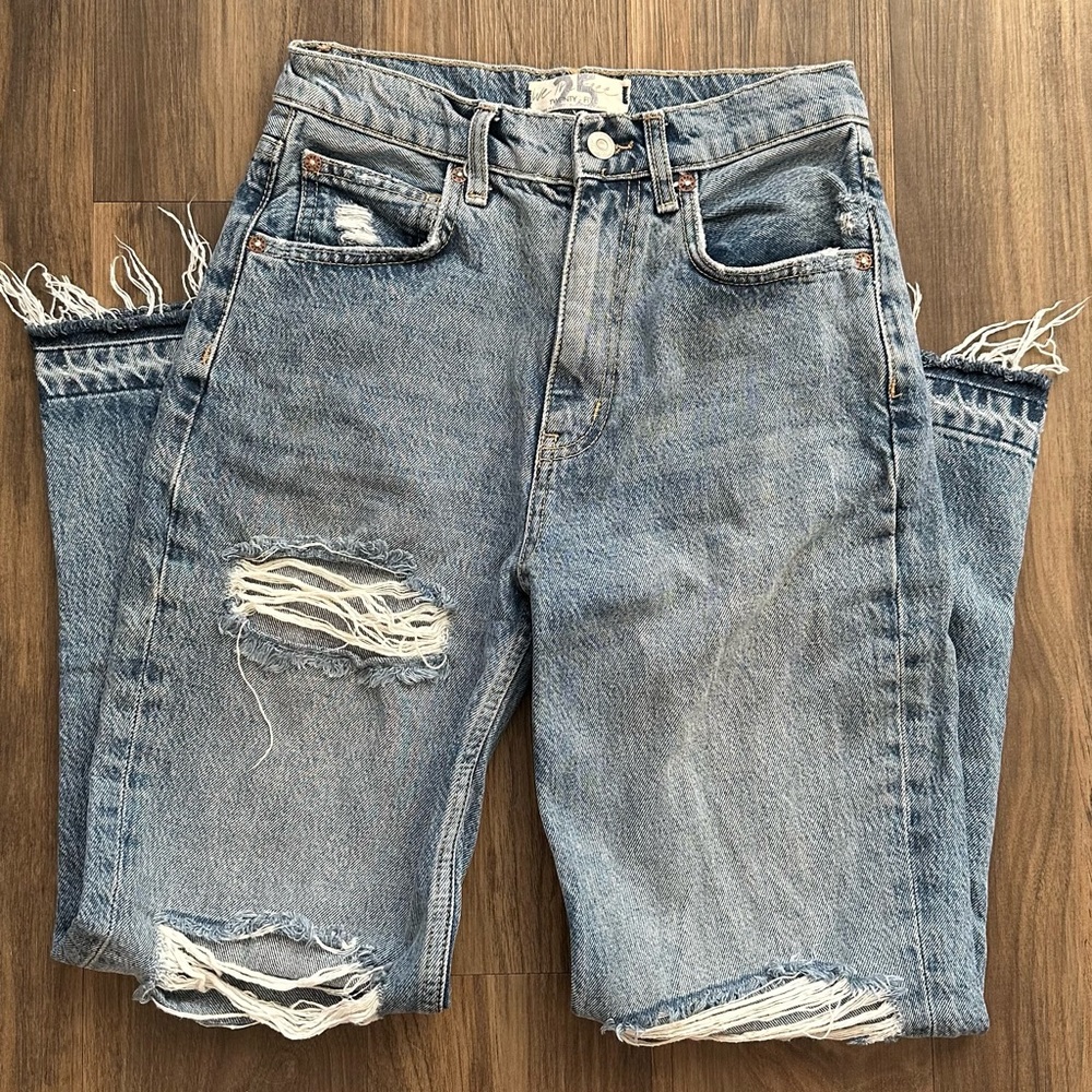 WE THE FREE (Free People) straight leg ripped jeans